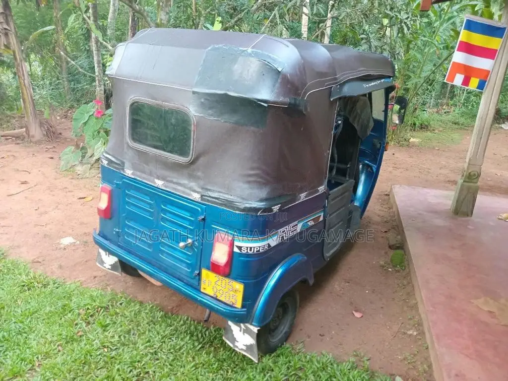 Bajaj RE 2 Stroke 2000 Three Wheel (Used)