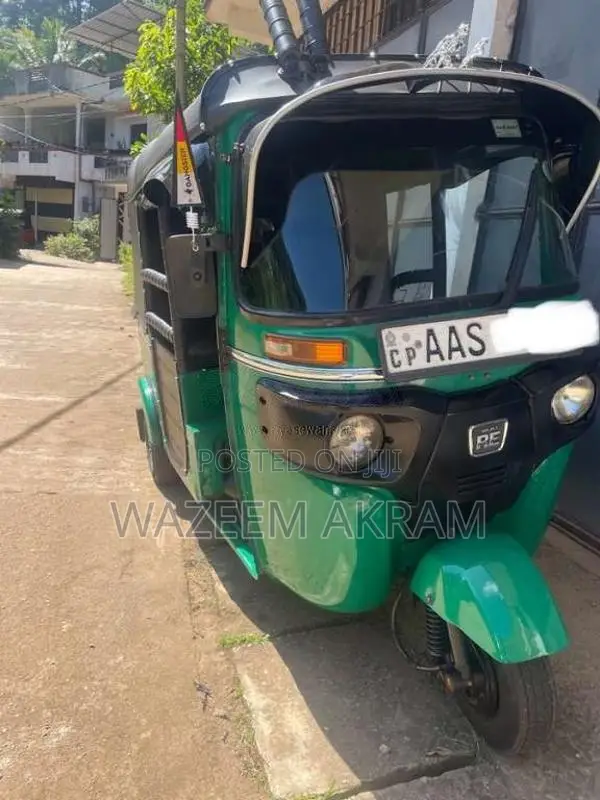 Bajaj 4 Stroke 2014 Three Wheel (Used)
