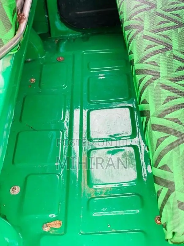 Bajaj RE 205 2011 Three Wheel (Used)