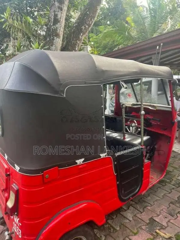 Bajaj 4 Stroke 2007 Three Wheel (Used)