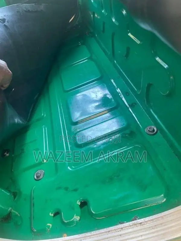 Bajaj 4 Stroke 2014 Three Wheel (Used)