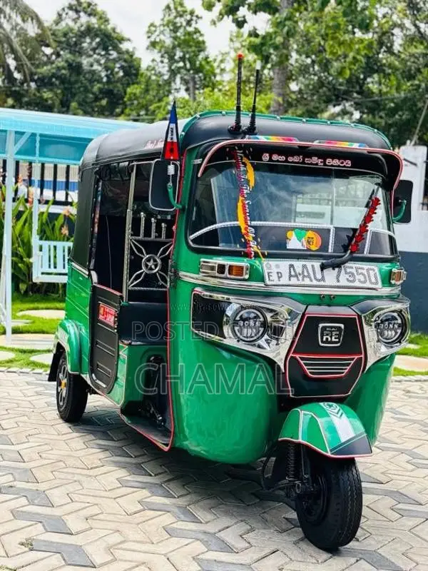 Bajaj 4 stroke 2014 Three Wheel (Used)