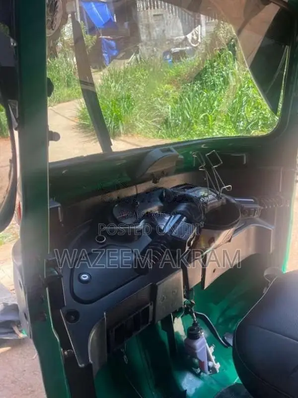 Bajaj 4 Stroke 2014 Three Wheel (Used)