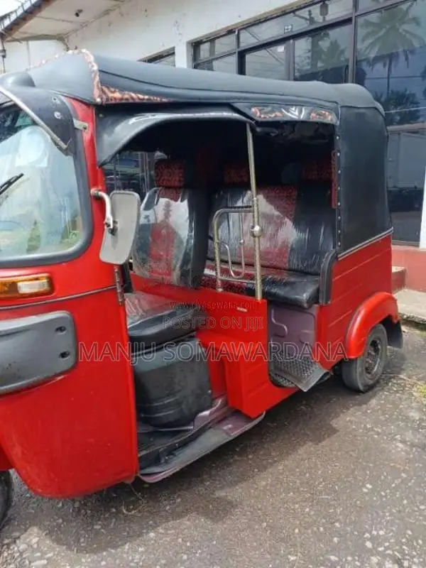 Bajaj RE 205 2015 Three Wheel (Used)