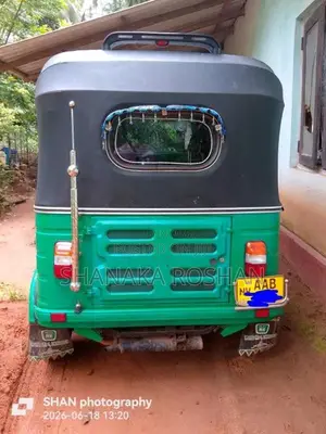 Bajaj RE 205 2012 Three Wheel (Used)