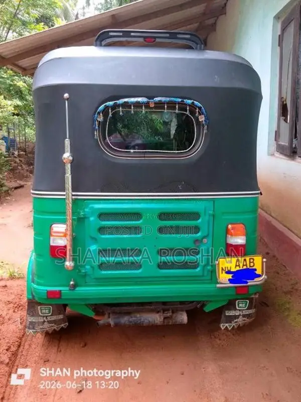 Bajaj RE 205 2012 Three Wheel (Used)