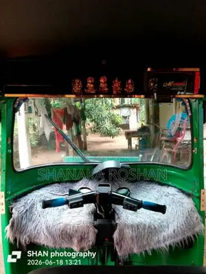 Bajaj RE 205 2012 Three Wheel (Used)