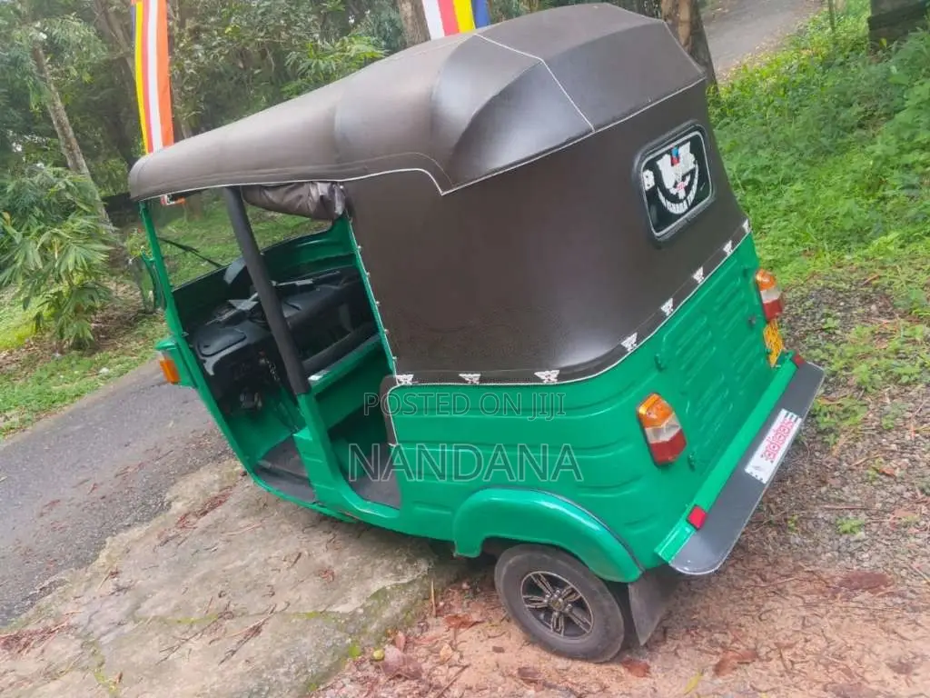Bajaj 4 Stroke 2013 Three Wheel (Used)