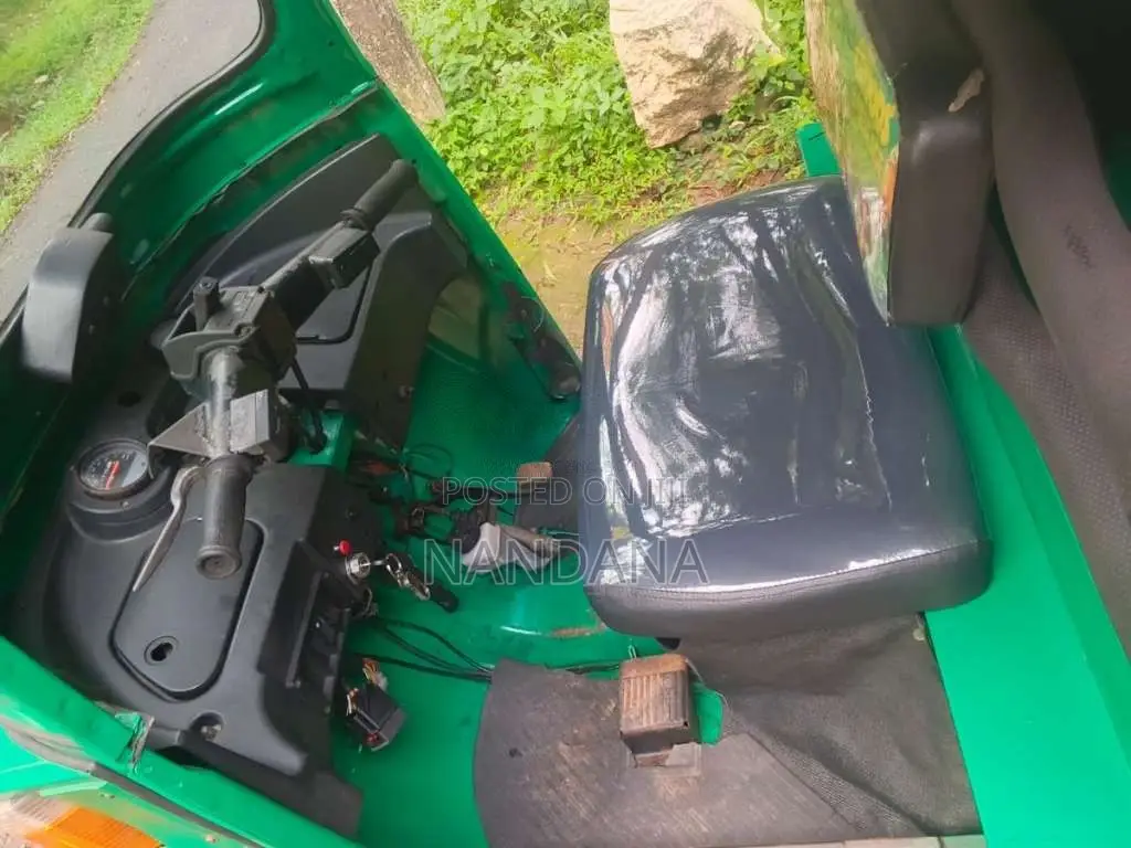 Bajaj 4 Stroke 2013 Three Wheel (Used)