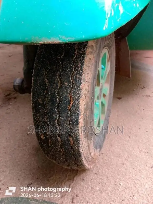 Bajaj RE 205 2012 Three Wheel (Used)