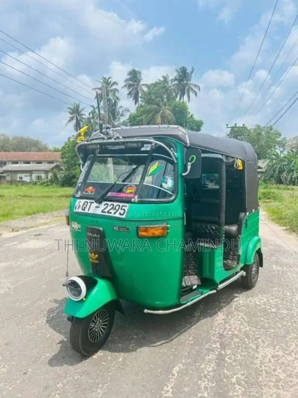 Bajaj 4 Stroke 2009 Three Wheel (Used)