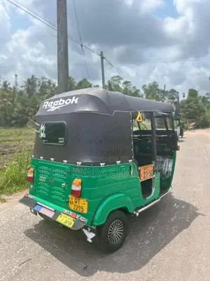 Bajaj 4 Stroke 2009 Three Wheel (Used)