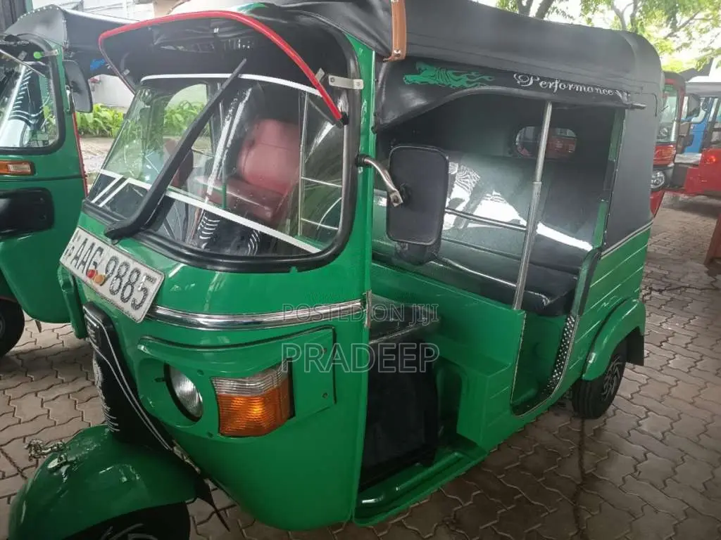 Bajaj 4 Stroke 2013 Three Wheel (Used)