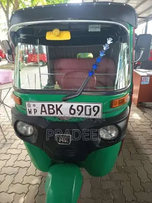 Bajaj RE 205 2016 Three Wheel (Used)