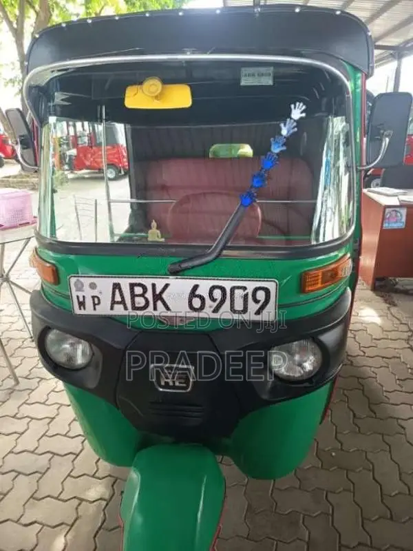 Bajaj RE 205 2016 Three Wheel (Used)