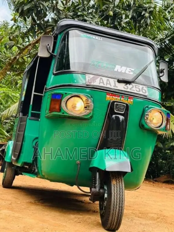 Bajaj 4 Stroke 2013 Three Wheel (Used)