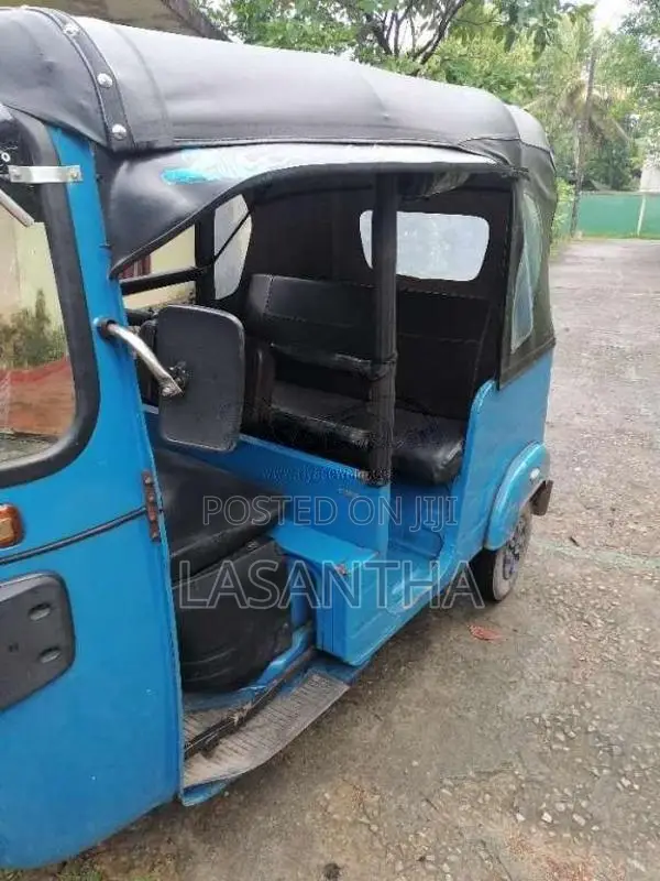 Bajaj 4 Stroke 2017 Three Wheel (Used)