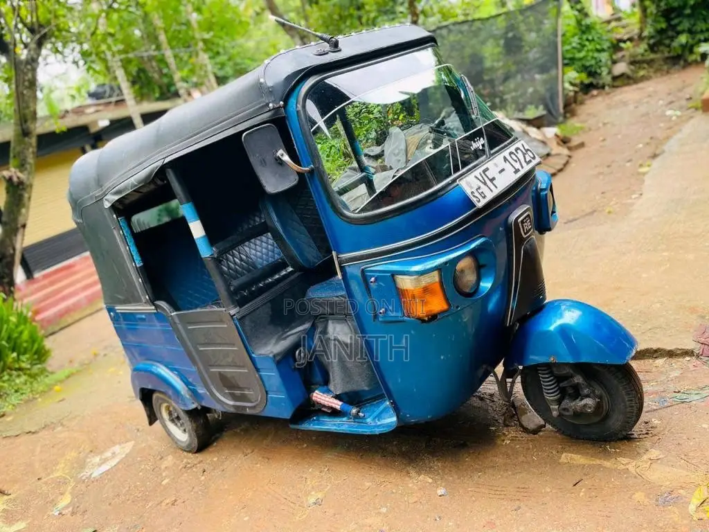 Bajaj 4 Stroke 2011 Three Wheel (Used)