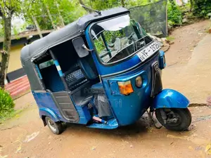 Bajaj 4 Stroke 2011 Three Wheel (Used)