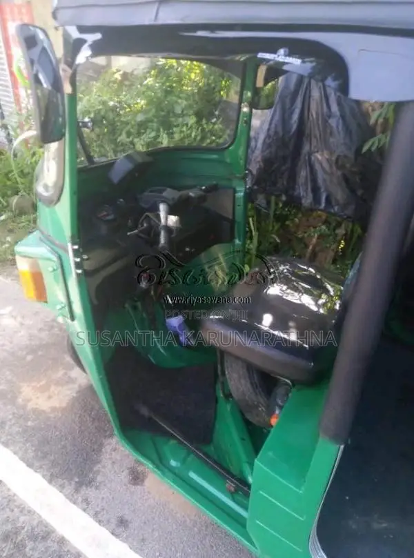 Bajaj 4 stroke 2013 Three Wheel (Used)