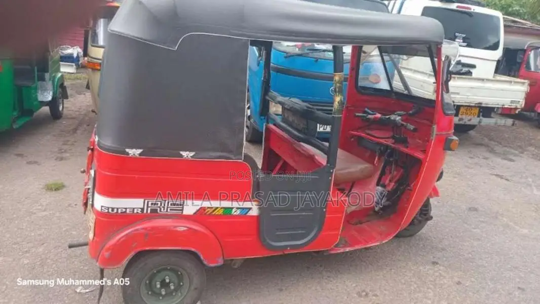 Bajaj 2 Stroke 2004 Three Wheel (Used)