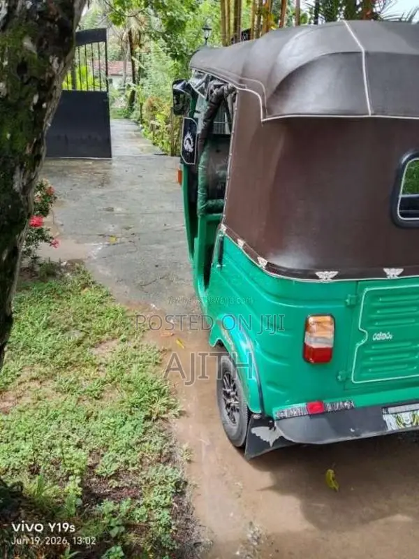Bajaj 4 Stroke 2012 Three Wheel (Used)