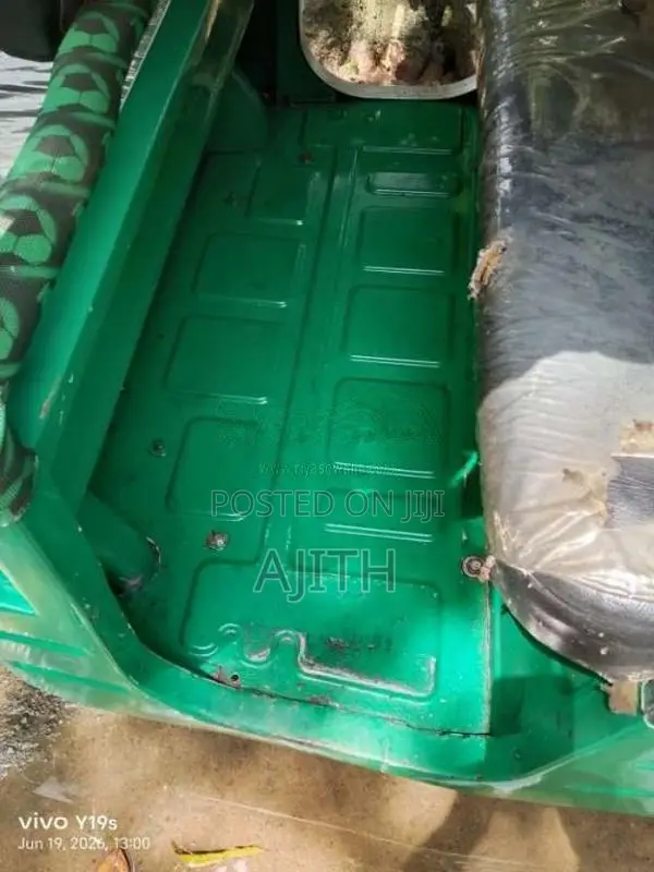 Bajaj 4 Stroke 2012 Three Wheel (Used)