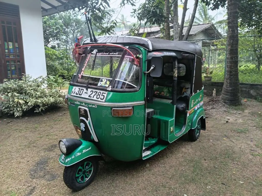 Bajaj 2 Stroke 2004 Three Wheel (Used)