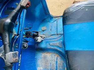 Bajaj 2 Stroke 2005 Three Wheel (Used)