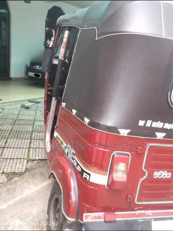 Bajaj RE 2 Stroke 2004 Three Wheel (Used)