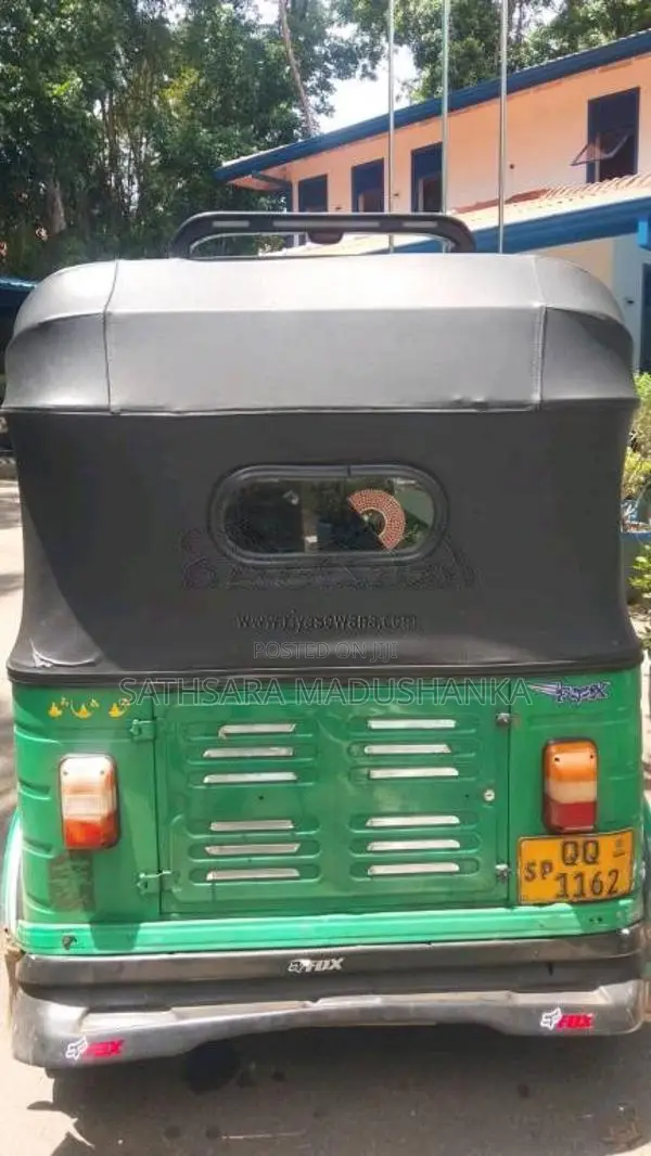 Bajaj 4 Stroke 2009 Three Wheel (Used)