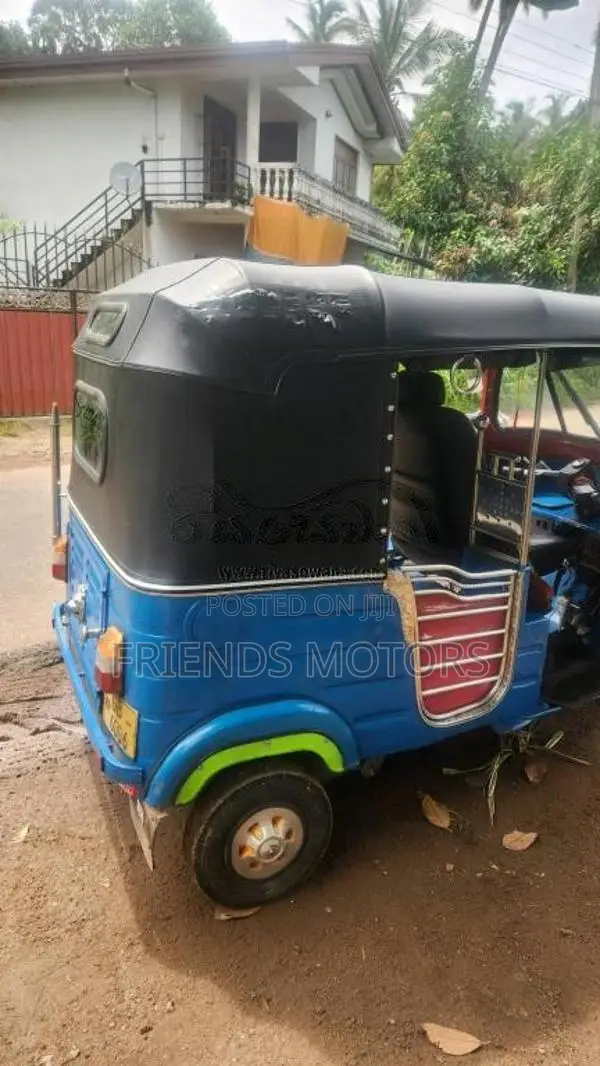 Bajaj 2 stroke 2000 Three Wheel (Used)