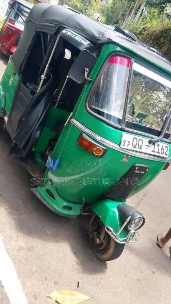 Bajaj 4 Stroke 2009 Three Wheel (Used)