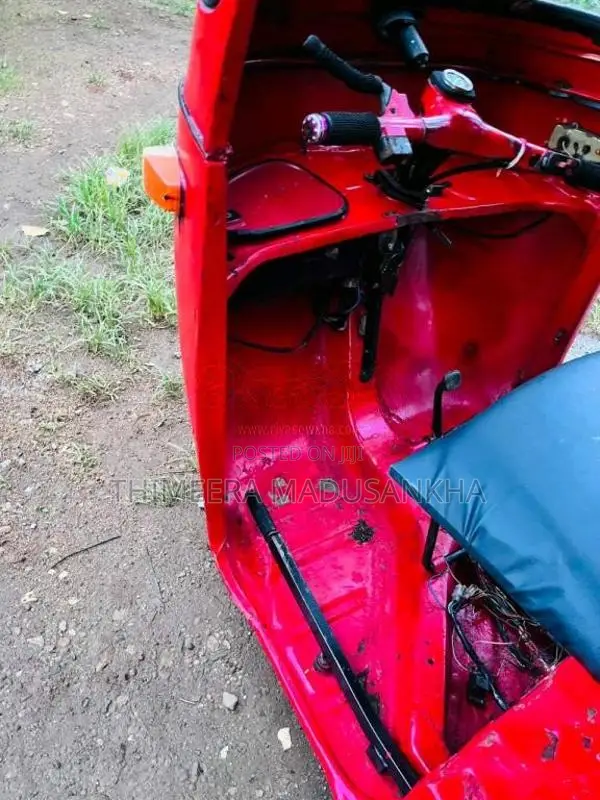 Bajaj RE 2 Stroke 1995 Three Wheel (Used)