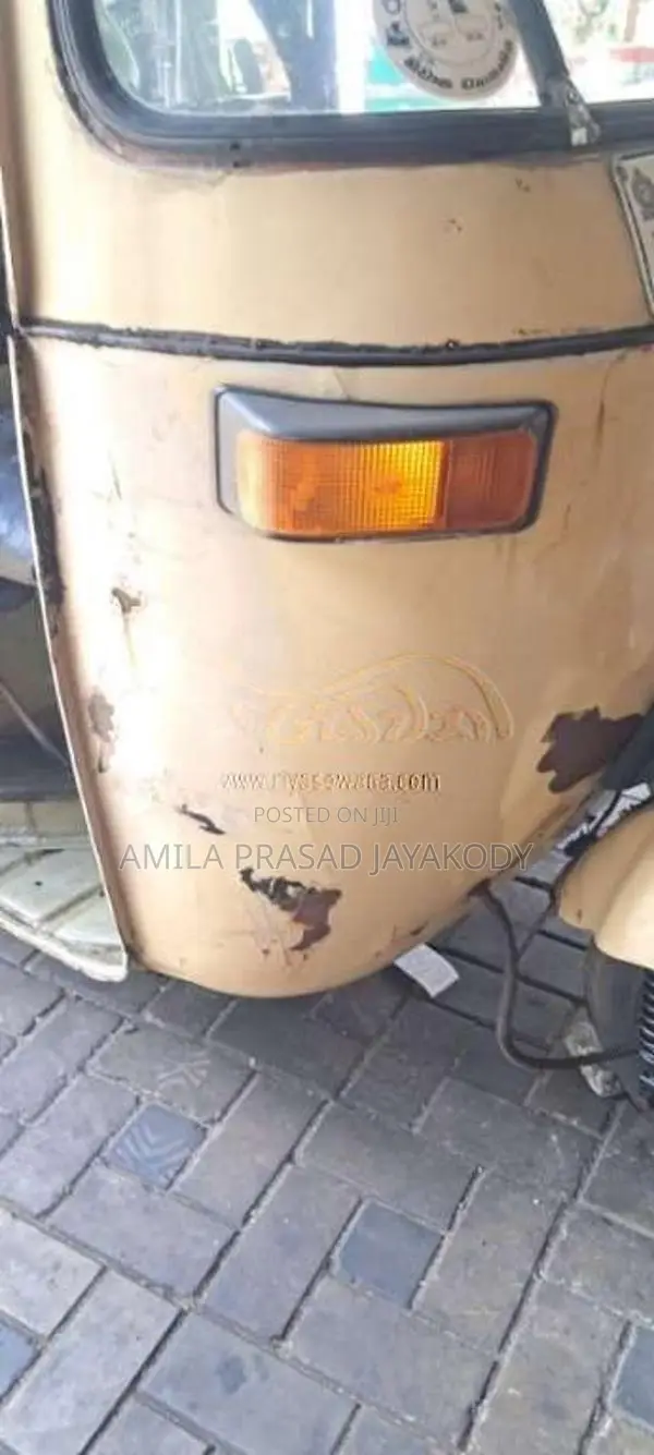 Bajaj 2 Stroke 2004 Three Wheel (Used)
