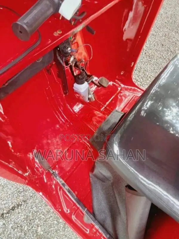Bajaj 2 Stroke 2004 Three Wheel (Used)