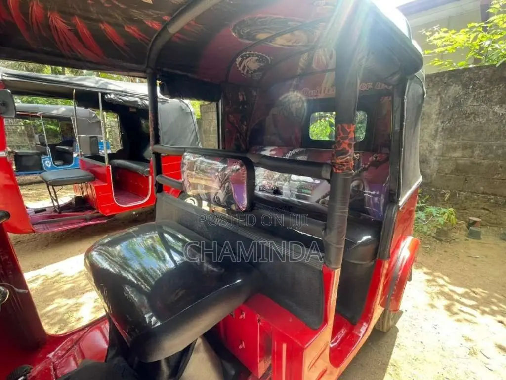 Bajaj 2 Stroke 2006 Three Wheel (Used)