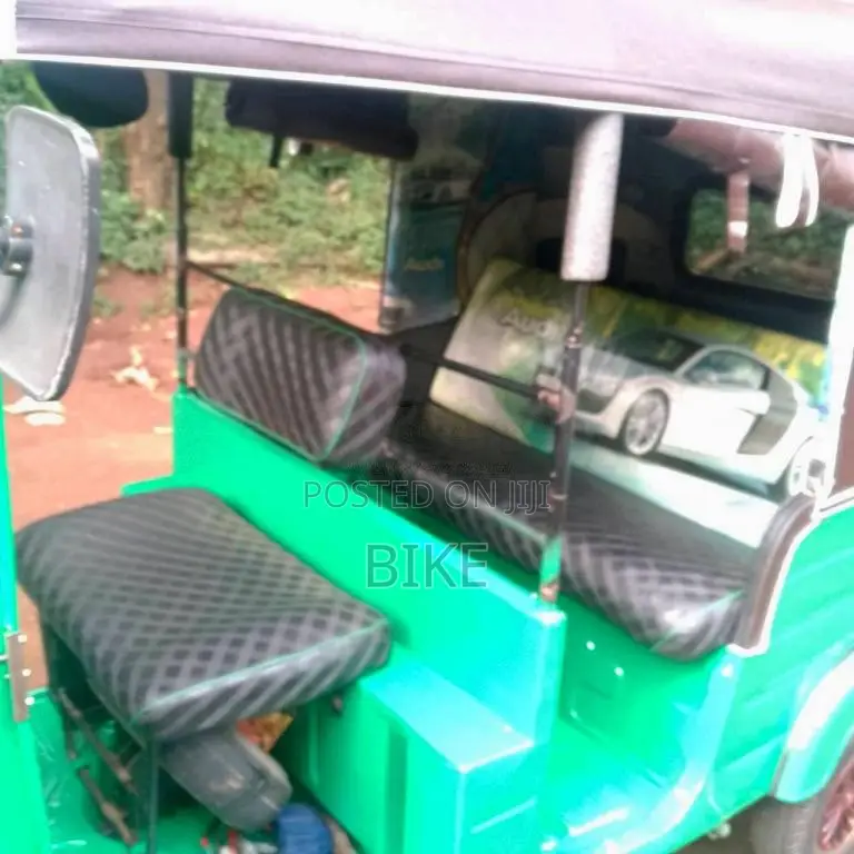 Bajaj 4 Stroke 2009 Three Wheel (Used)