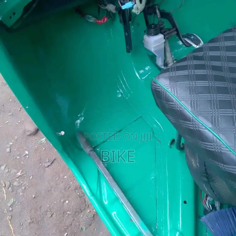 Bajaj 4 Stroke 2009 Three Wheel (Used)