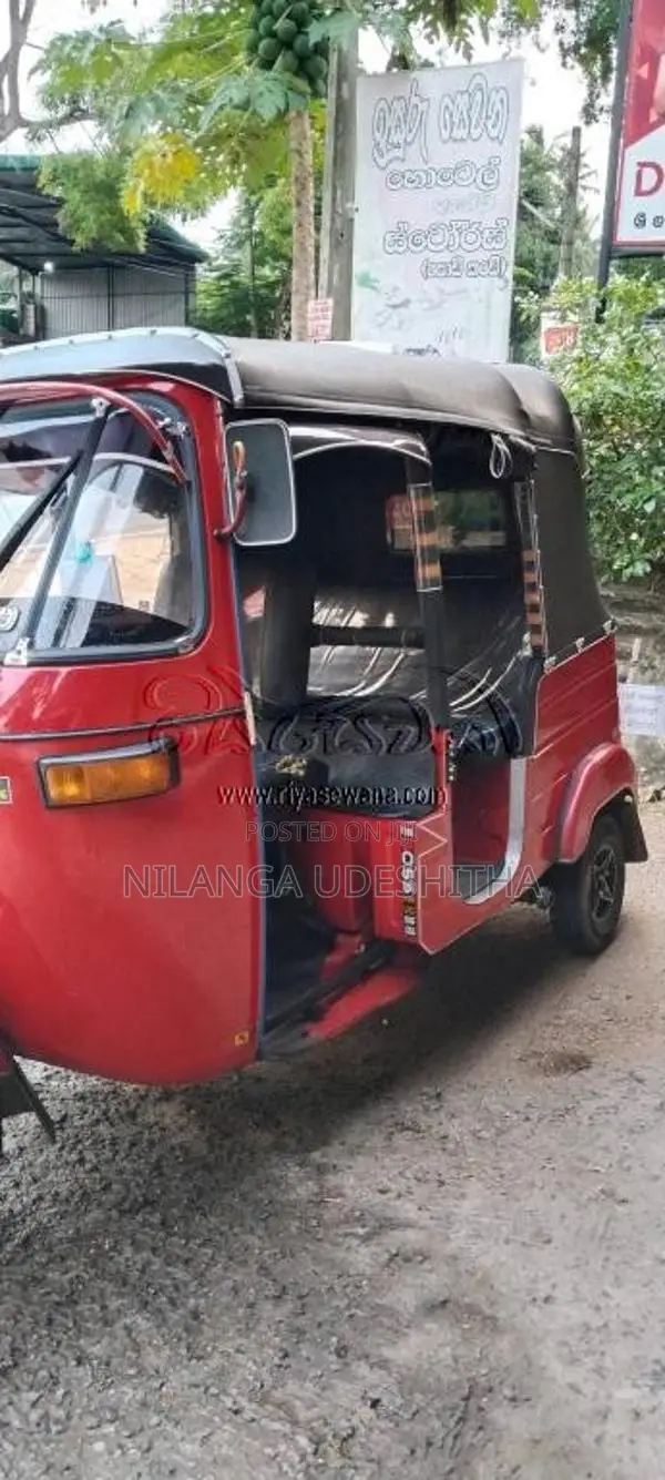Bajaj 4 Stroke 2007 Three Wheel (Used)