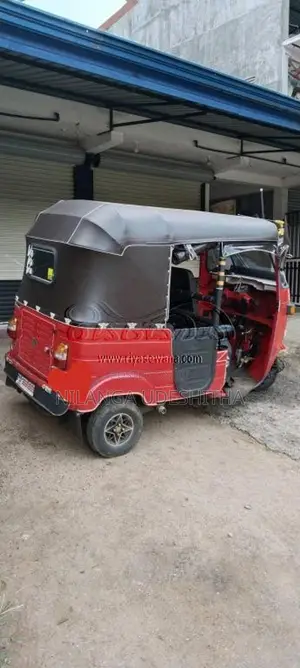 Bajaj 4 Stroke 2007 Three Wheel (Used)