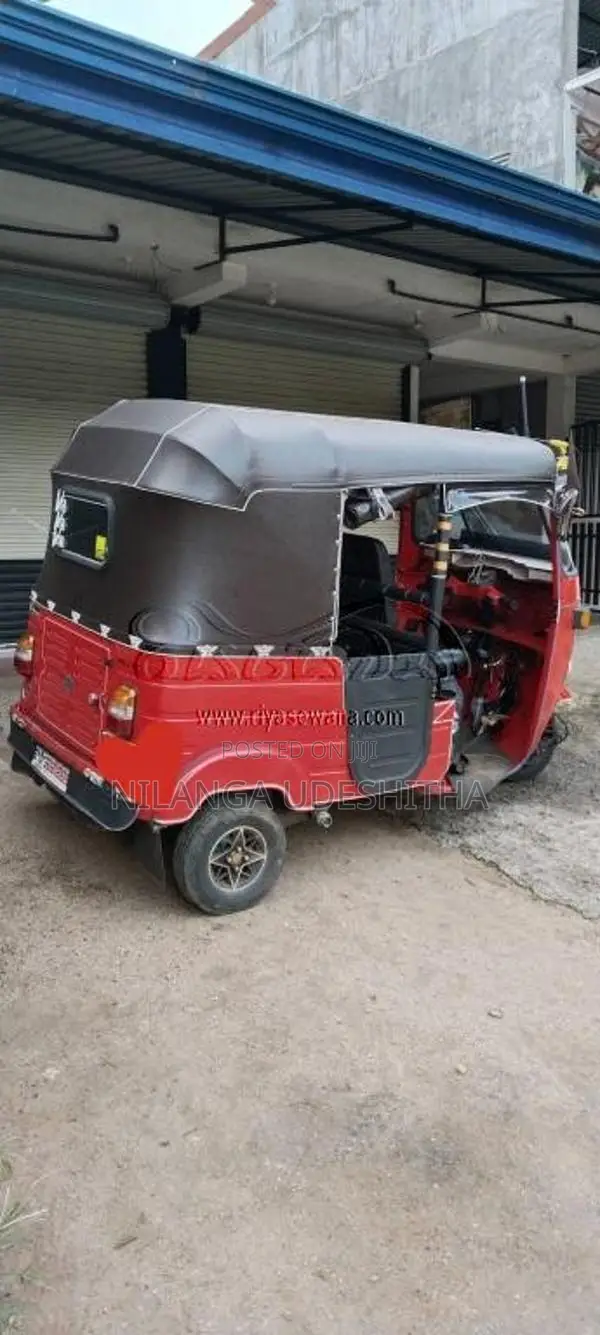 Bajaj 4 Stroke 2007 Three Wheel (Used)