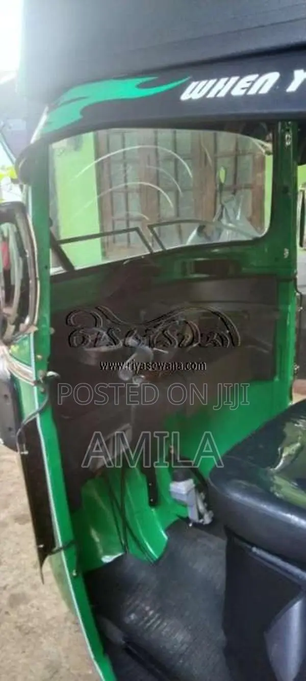 Bajaj 4 Stroke 2014 Three Wheel (Used)