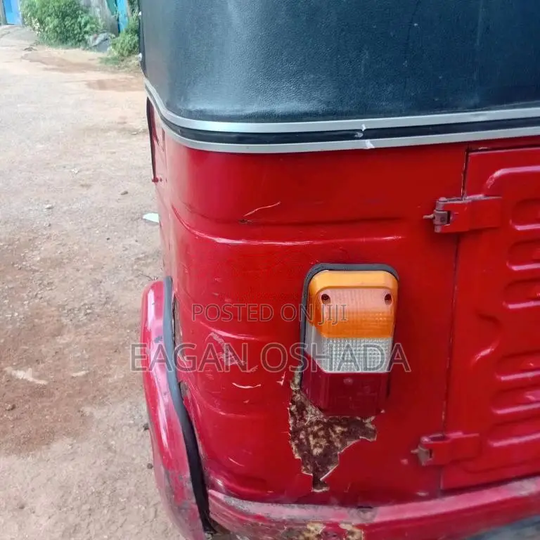Bajaj 4 stroke 2012 Three Wheel (Used)