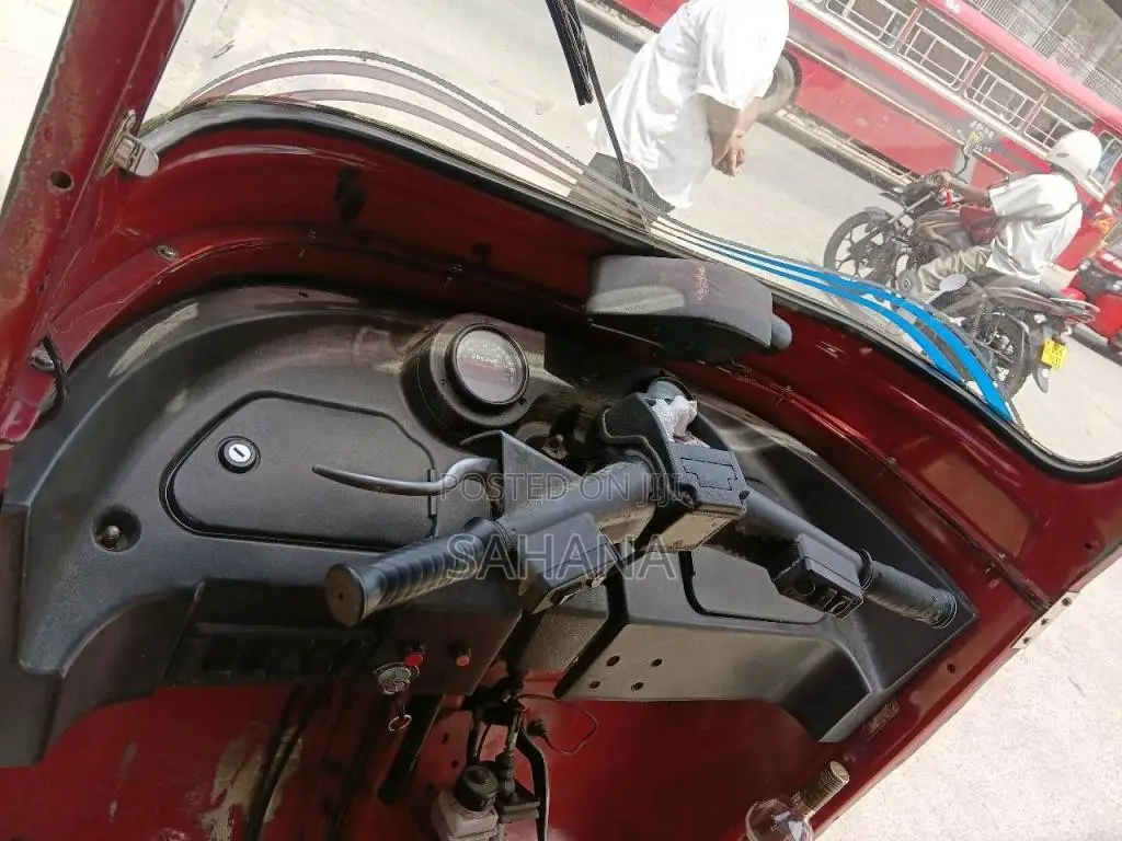 Bajaj RE 2011 Three Wheel (Used)