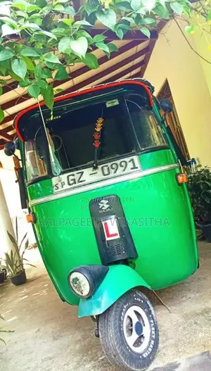 Bajaj Re 2003 Three Wheel (Used)
