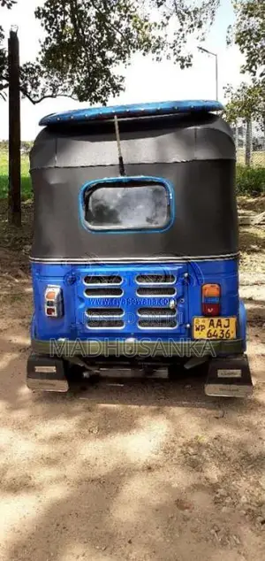 Bajaj 4 Stroke 2013 Three Wheel (Used)