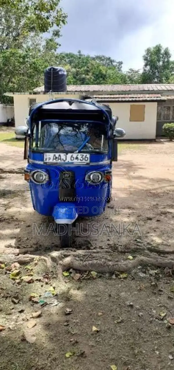 Bajaj 4 Stroke 2013 Three Wheel (Used)