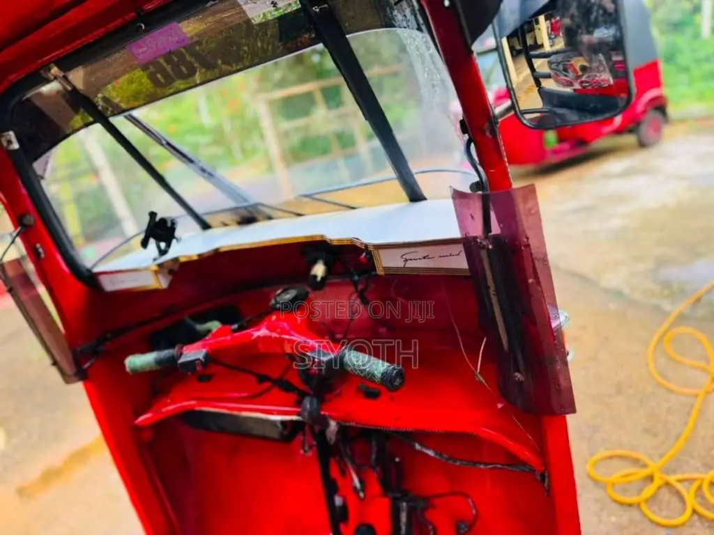 Bajaj RE 1980 Three Wheel (Used)