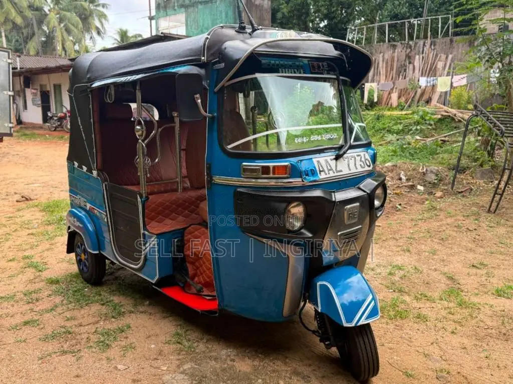 Bajaj 4 Stroke 2015 Three Wheel (Used)